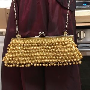 Over 1000 Beads & 100’s  Of Faux Gold Pearls